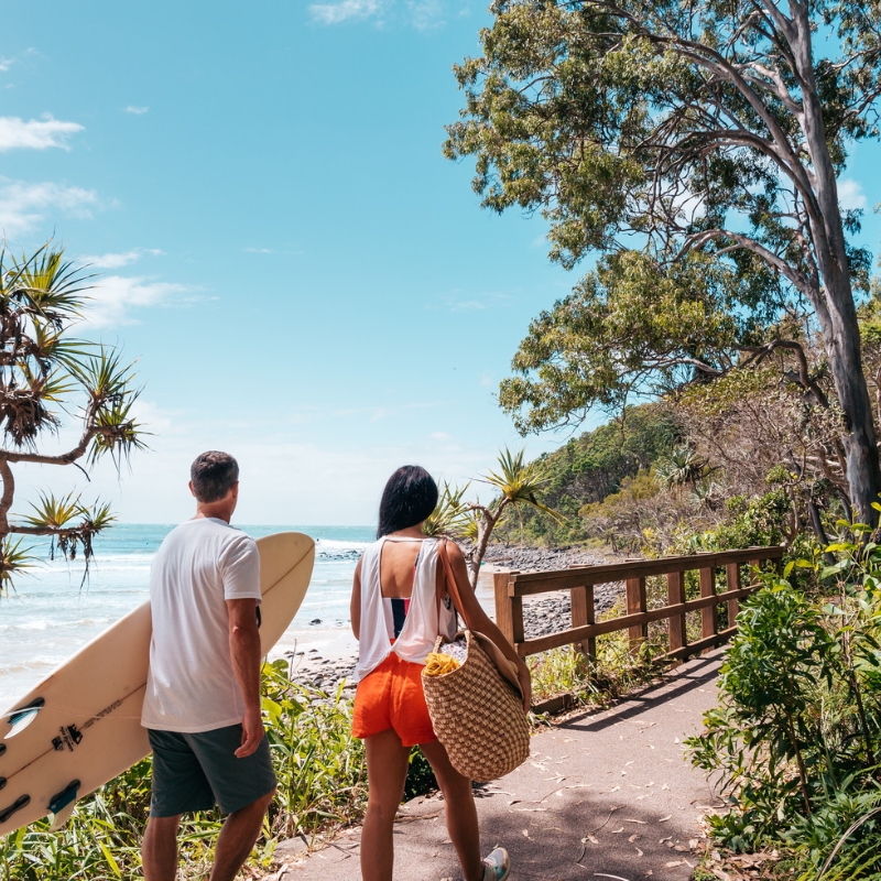 2 people walking through noosa national park