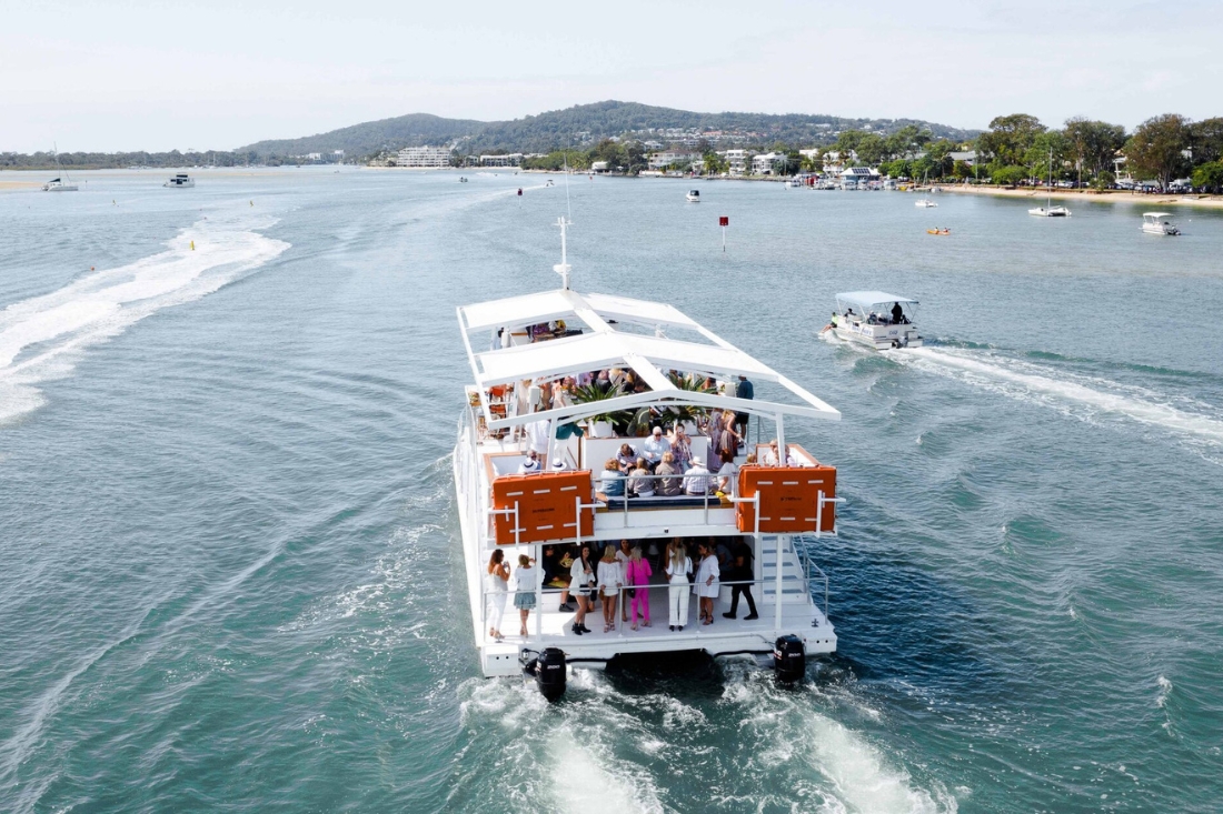 catalina noosa cruising on the river